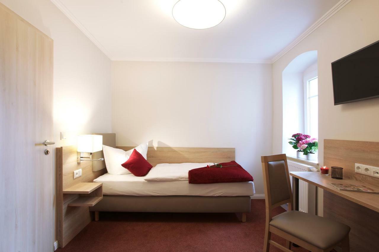 Pension Kalinde Weinboehla Экстерьер фото